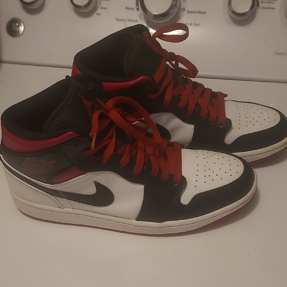 Jordan Men's Black, White, and Red Sneakers